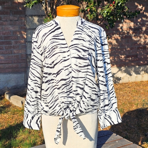 I.N.C zebra print tie front blouse - Picture 1 of 7